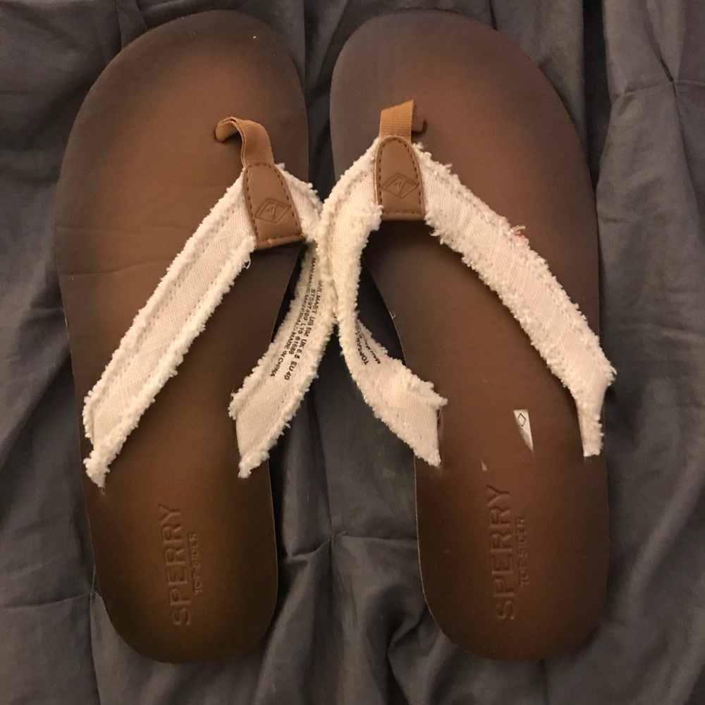 Sperry women’s flip flops